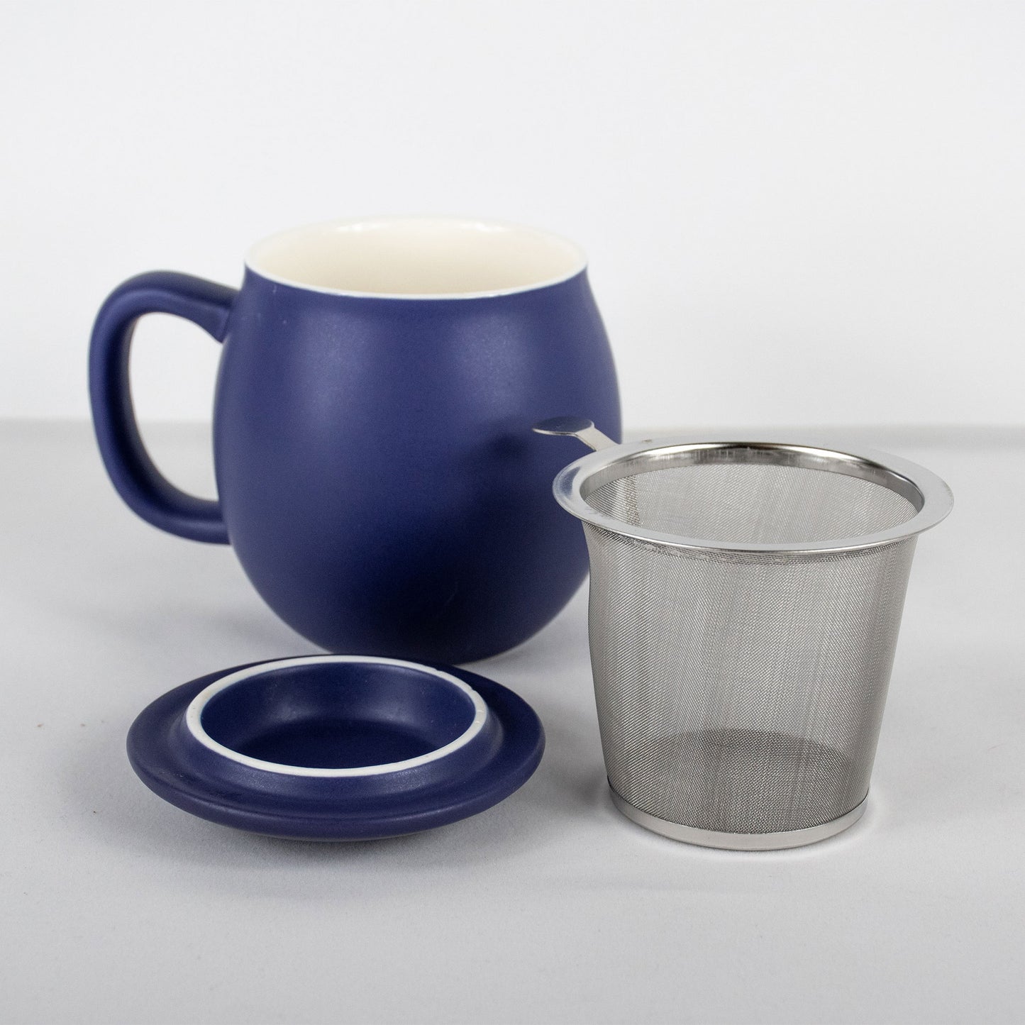 Round Colored Mug with Infuser