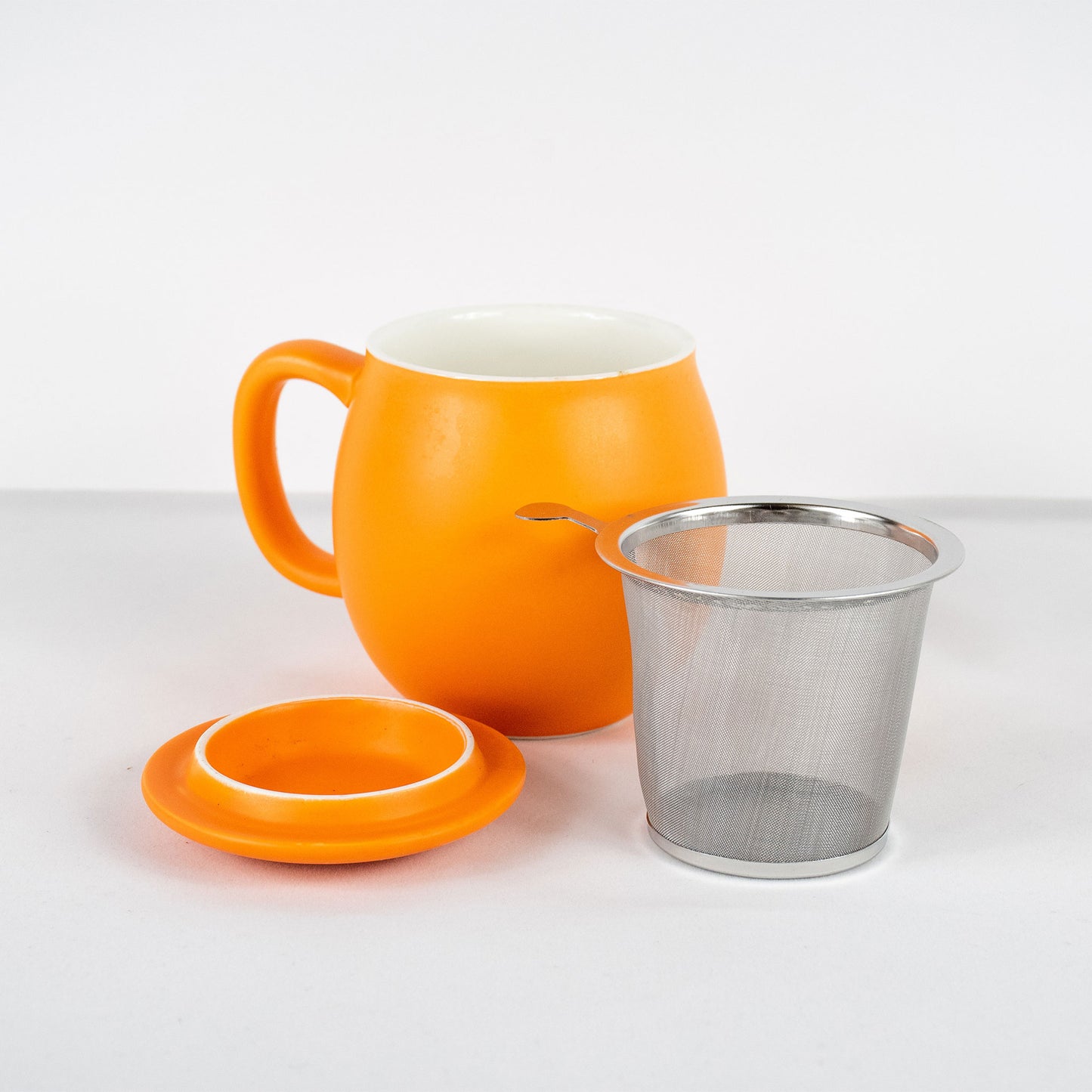 Round Colored Mug with Infuser